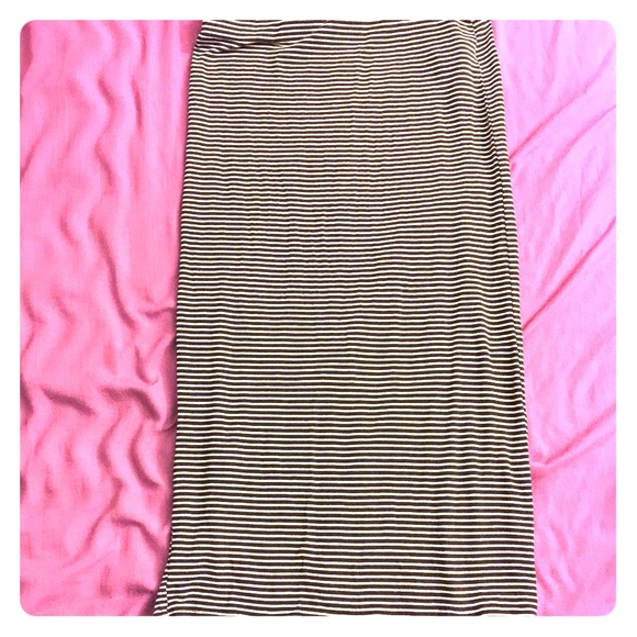 High waisted pencil skirt