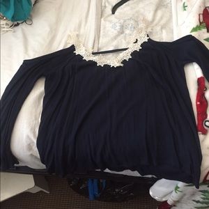 Cold shoulder flowy navy top
