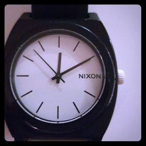 Nixon white and black minimalist