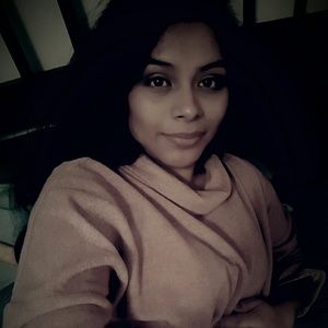 Meet your Posher, Carla