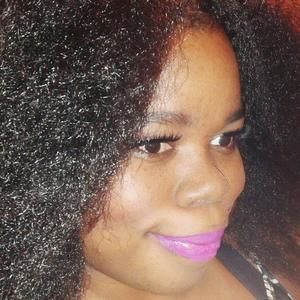 Meet your Posher, Monique