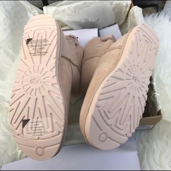 UGG Mini Brigette Bow limited edition boots sz 7,8 - Picture 3 of 4