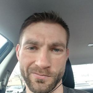 Meet your Posher, Dustin