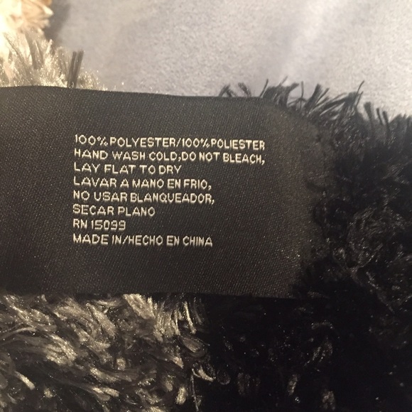 Brand new scarf and gloves.. - Picture 4 of 4