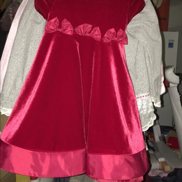 Dresses - Picture 2 of 4