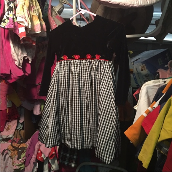 Dresses - Picture 3 of 4