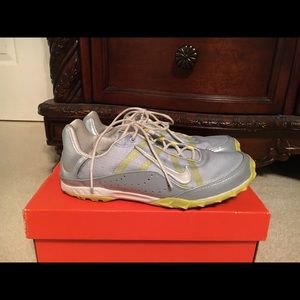 Nike women's Jana Star XO