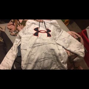 Under armor sweatshirt