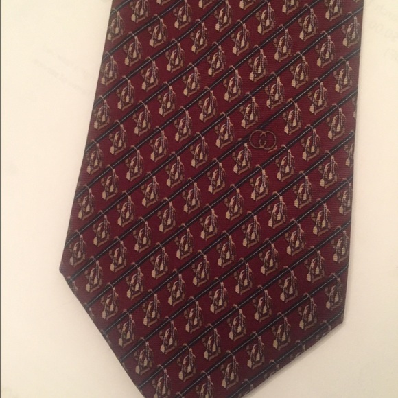 Men's Classic Gucci 100% silk tie