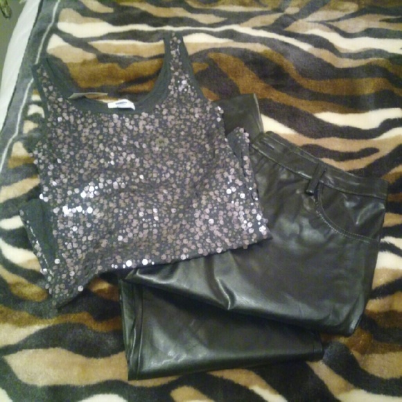 🅱️🛍 N.W.T. Old Navy Sequin Tank