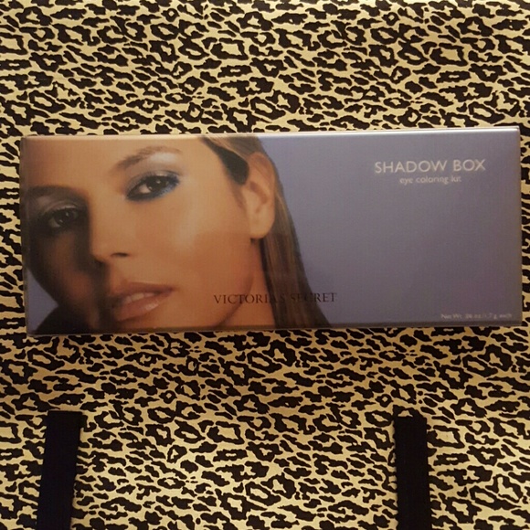 NEW! Victoria's Secret Eye Shadow Palette