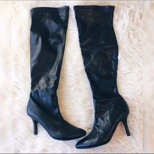 💕Today only💕SALEOver the knee faux leather boots