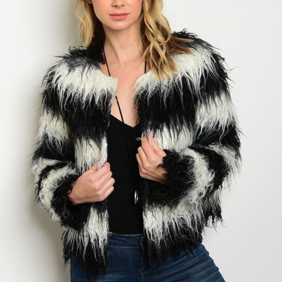 Black and white faux fur coat - Picture 1 of 2