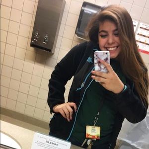 Meet your Posher, Elexus