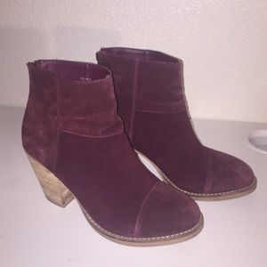 Burgundy Boots 😍