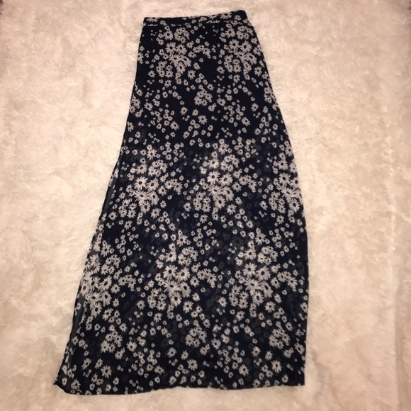 HOLLISTER floral maxi skirt