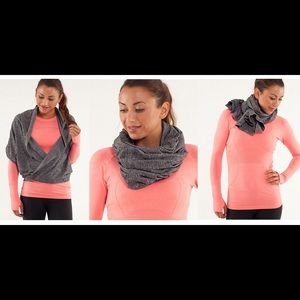 Lululemon Vinyasa Scarf - Static Coal