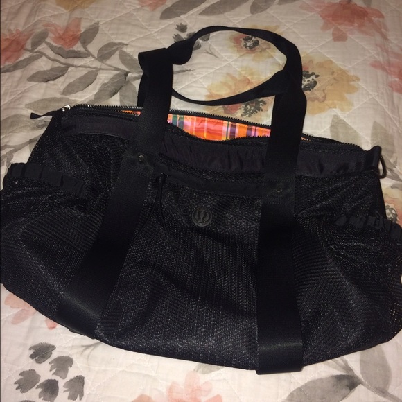 EUC Lululemon On The Run Duffel Bag