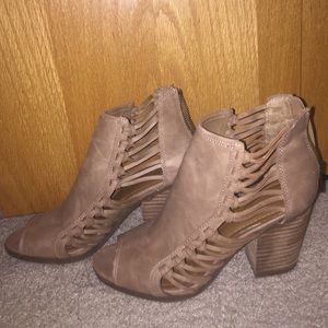 Tan, Casual, Open-toe boot heel