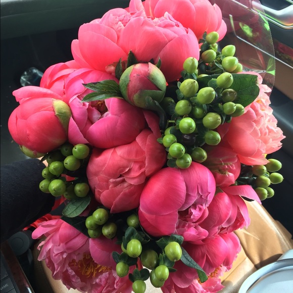 Meet your Posher, Tiff ๐ - Picture 2 of 8