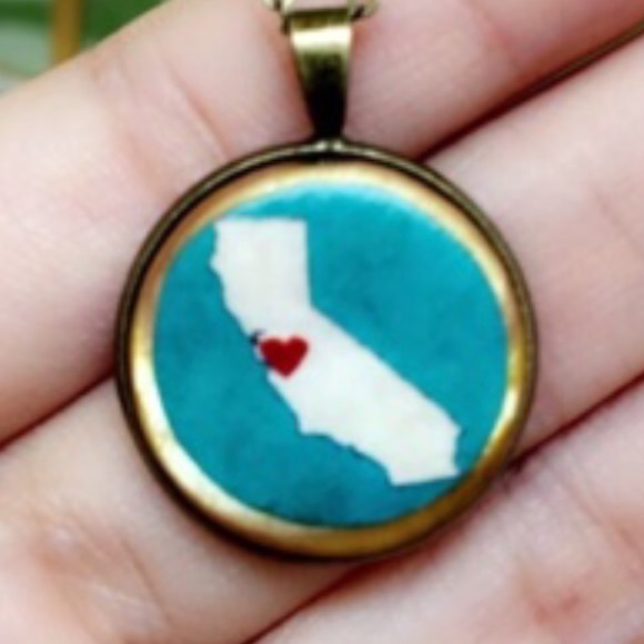 Meet your Posher, Tiff ๐ - Picture 3 of 8