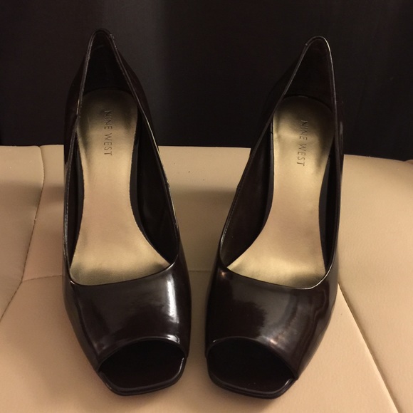Nine West opened-toe pumps