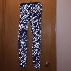 UnderArmour Navy Blue Leggings - Size small