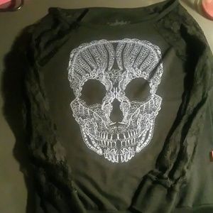 Long sleeve scull shirt