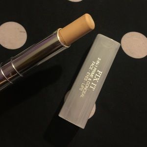 Dior Fix it Concealer shade 002