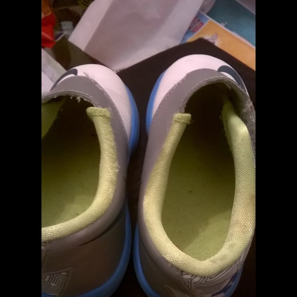 Kevin Durant kid shoes - Picture 1 of 3