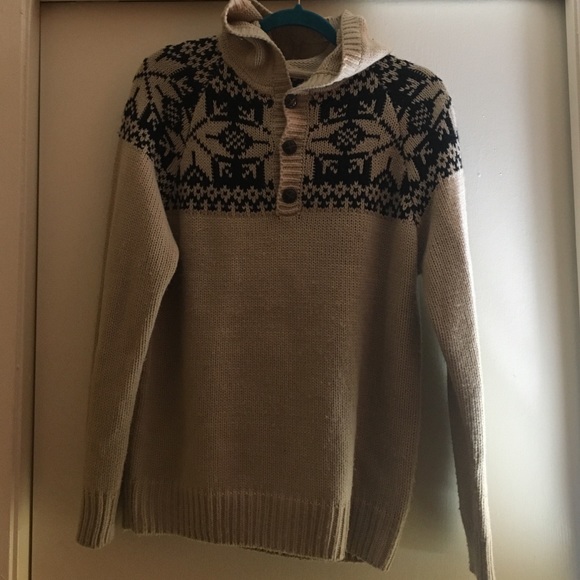 Hooded sweater