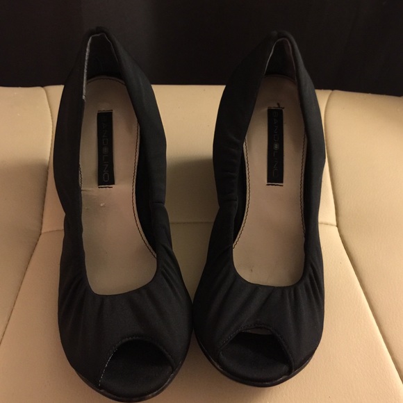 Bandolino stretch upper fabric w/wedge 2" heels