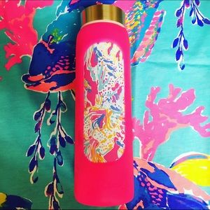 💥SOLD💥NWT Lilly Pulitzer Water Bottle UNOPENED
