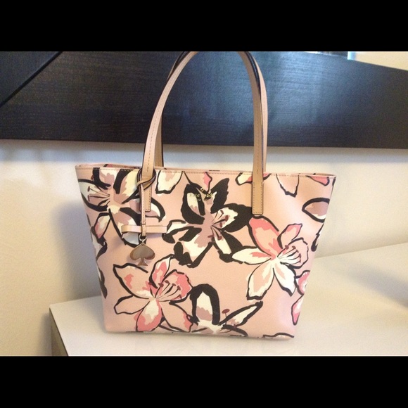 Kate spade tote/wallet - Picture 2 of 4