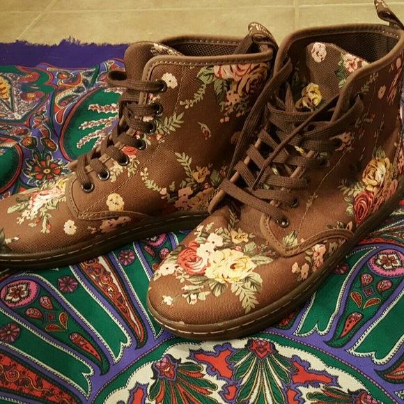 Dr Martens floral boots