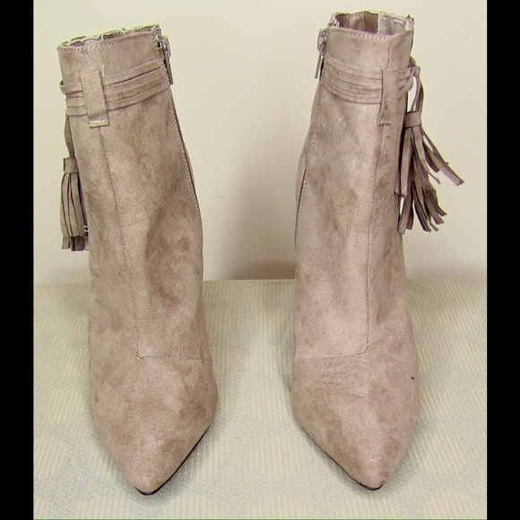 Qupid  women heeled booties