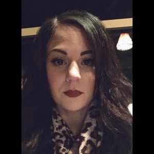 Meet your Posher, Casey