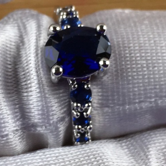 5⭐️RATED BLUE SAPPHIRE RING - Picture 2 of 8