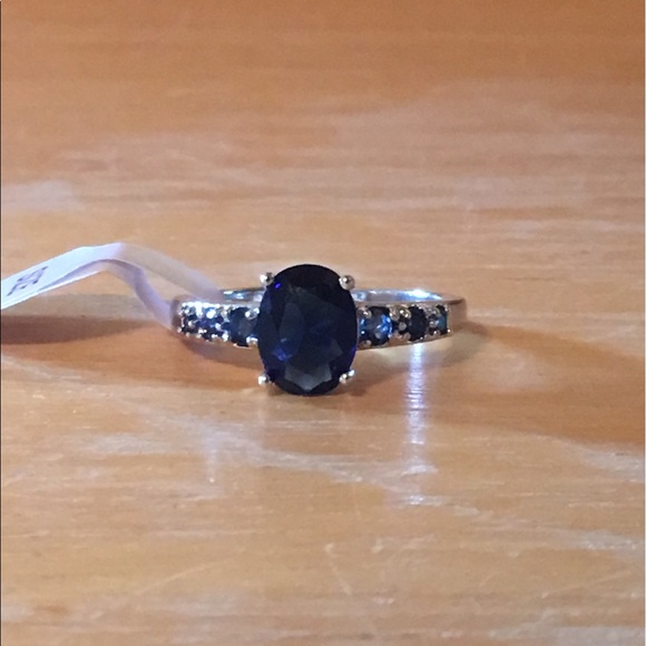 5⭐️RATED BLUE SAPPHIRE RING - Picture 4 of 8