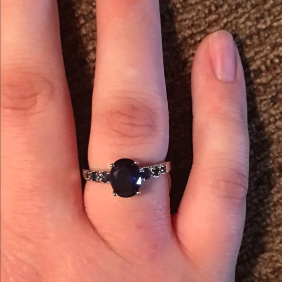 5⭐️RATED BLUE SAPPHIRE RING - Picture 8 of 8