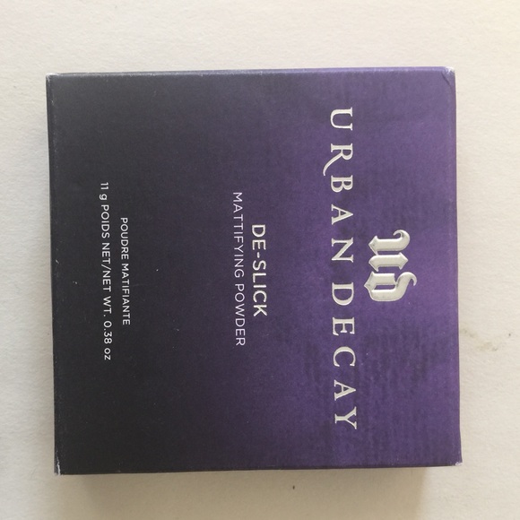 De-Slick Mattifying Powder