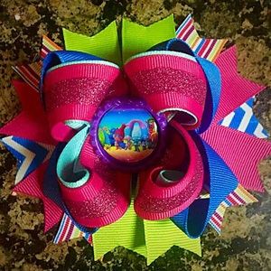 Trolls bow