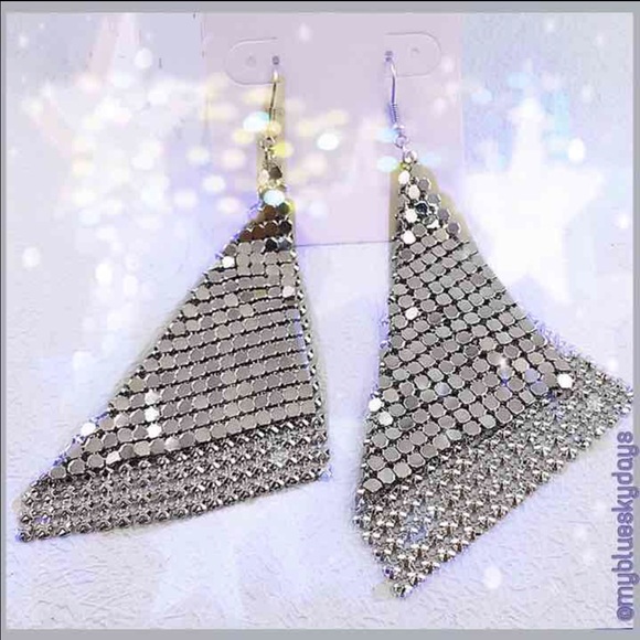 Gorgeous Chainmail Earrings - Picture 2 of 4