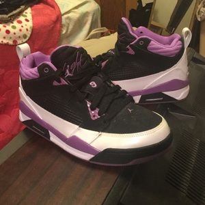 Purple and black Air Jordan flight 9