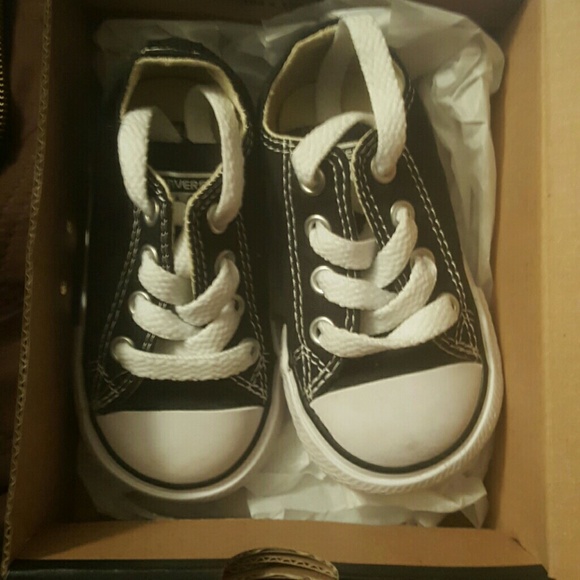 Converse infant size 4