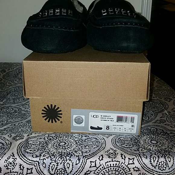 UGG - Picture 4 of 4