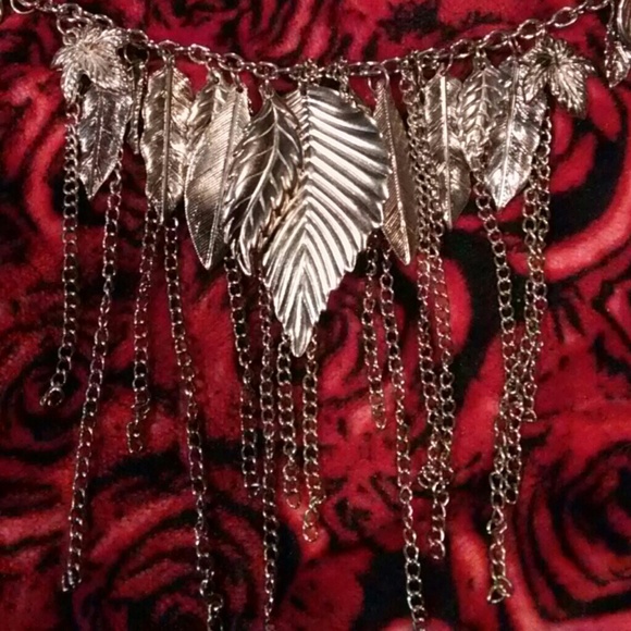 silver statement necklace. - Picture 3 of 3
