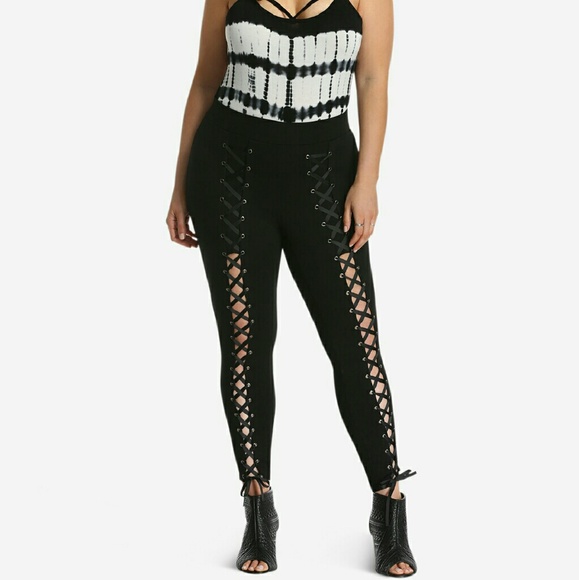 NWT Black Pixie Pant Luxe Torrid