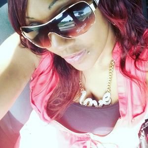 Meet your Posher, Monique