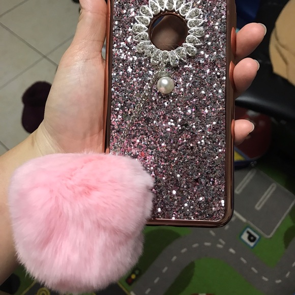 iPhone 7 plus blink blink case with Pom Pom. - Picture 1 of 3